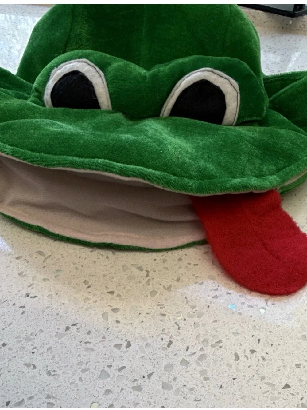 Green Plush Frog Hideout Bed for Small Pets